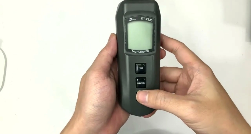 Quy trình hiệu chuẩn máy đo tốc độ vòng quay là gì? 1 Quy trình hiệu chuẩn máy đo tốc độ vòng quay là gì?